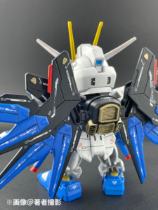 SDEXStrike Freedom Gundamの完成写真。左後ろ